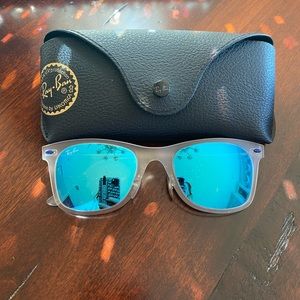 Authentic rayban sunglasses excellent barely used condition